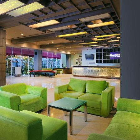 Quest Hotel Simpang Lima - Semarang By Aston Exterior photo