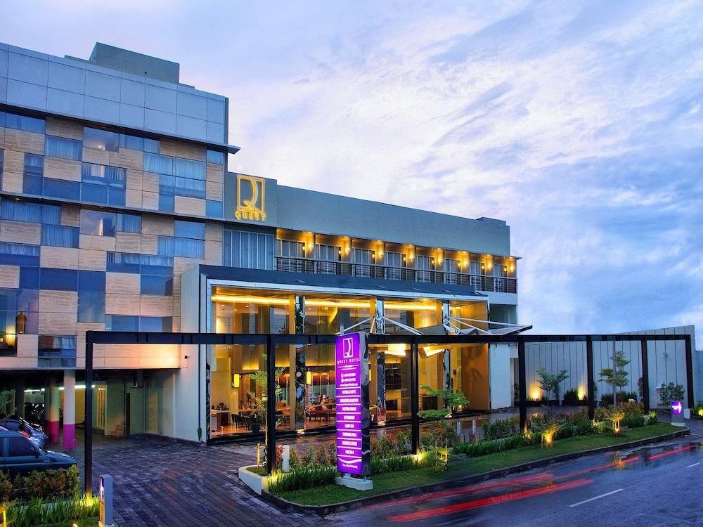 Quest Hotel Simpang Lima - Semarang By Aston Exterior photo