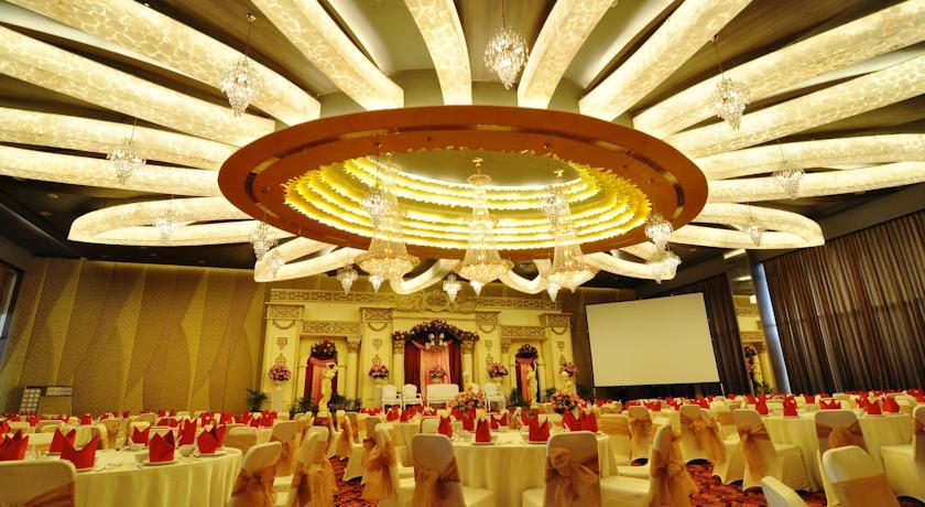 Quest Hotel Simpang Lima - Semarang By Aston Exterior photo