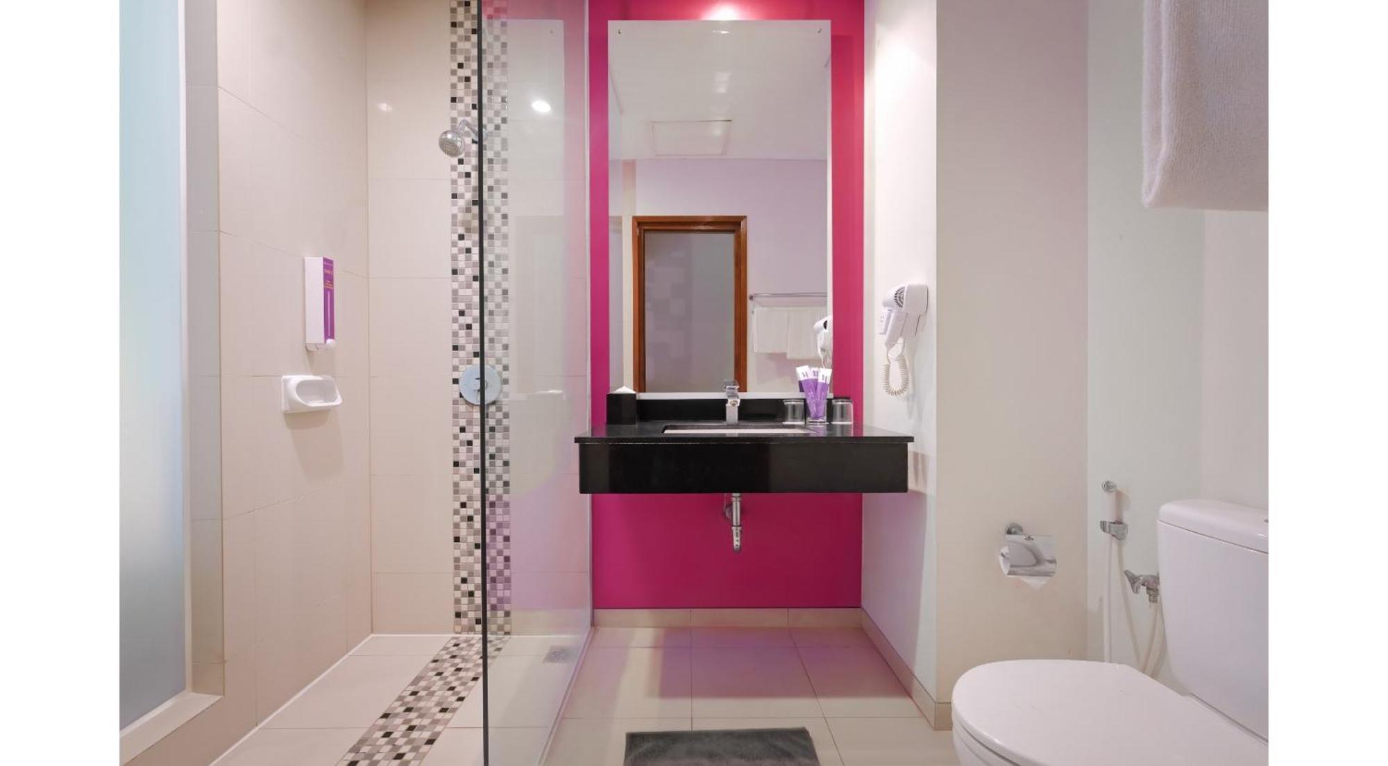 Quest Hotel Simpang Lima - Semarang By Aston Room photo