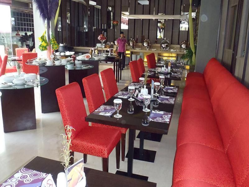 Quest Hotel Simpang Lima - Semarang By Aston Exterior photo