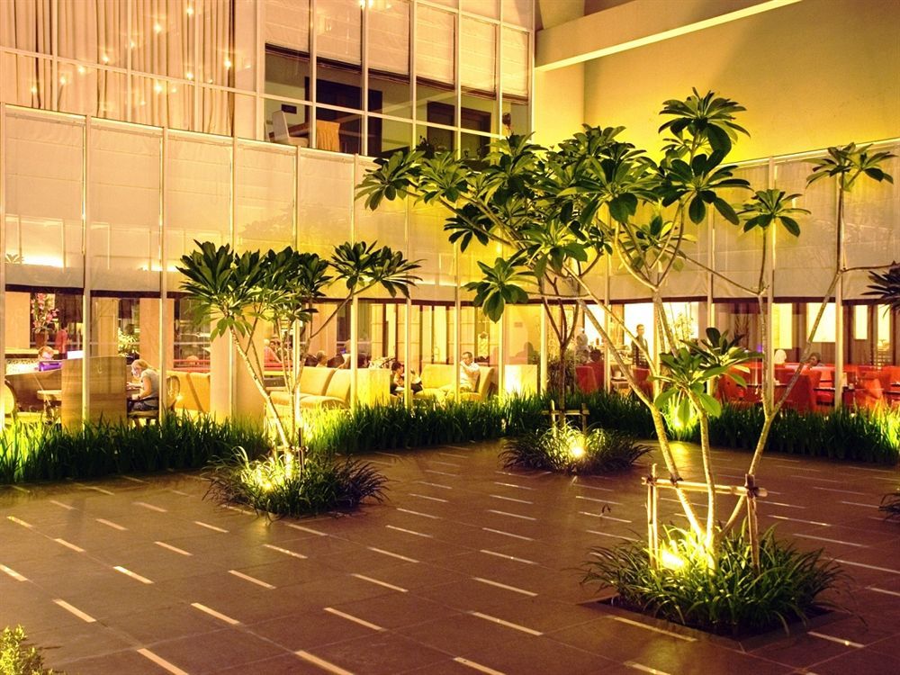 Quest Hotel Simpang Lima - Semarang By Aston Exterior photo