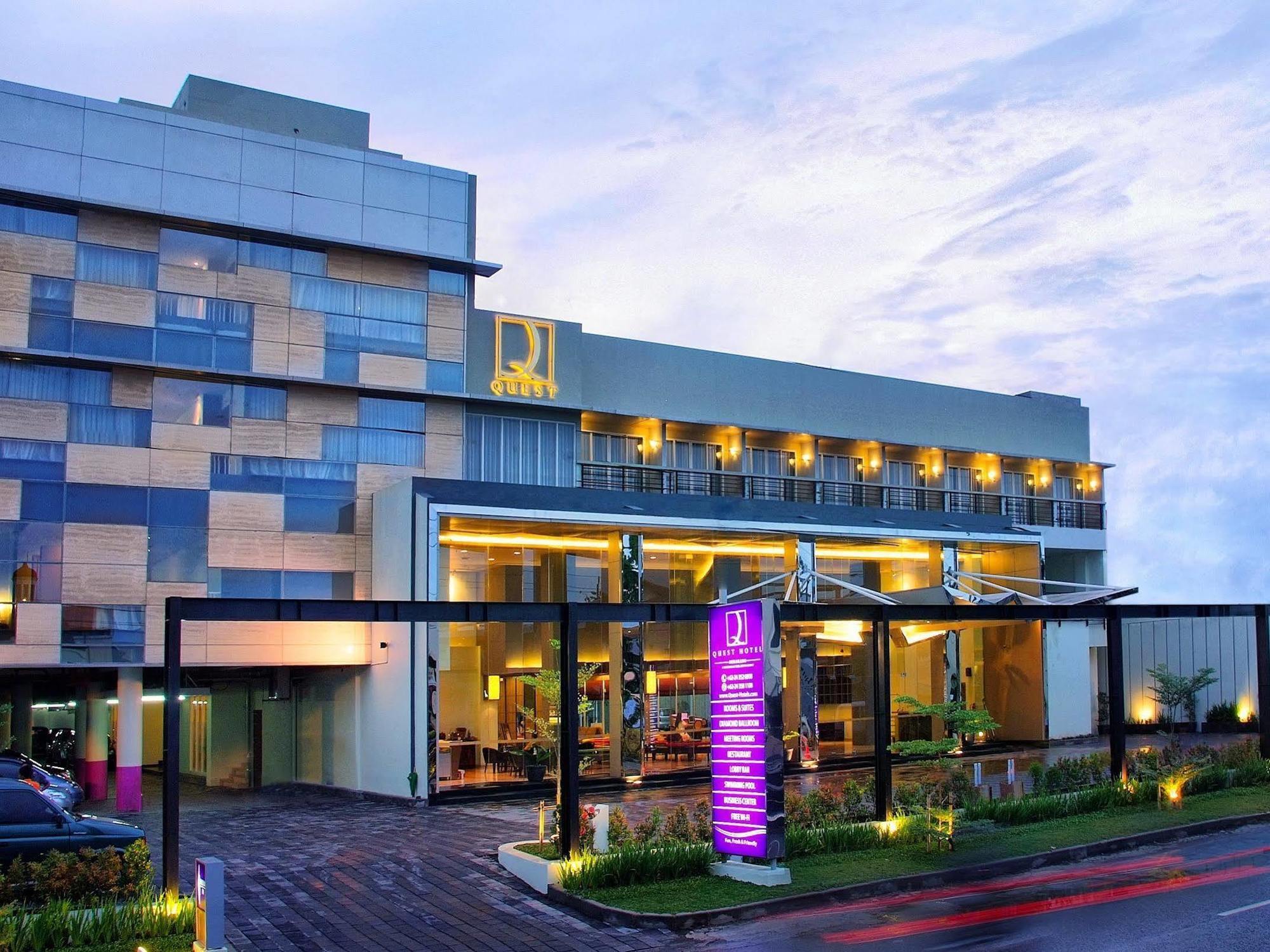 Quest Hotel Simpang Lima - Semarang By Aston Exterior photo